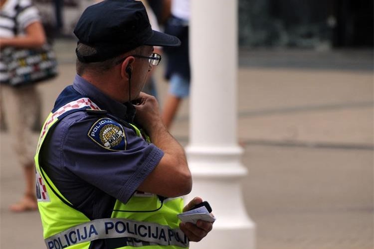 Nema osobnu, ali ima jezik: Vrijeđao policiju pa završio iza rešetaka